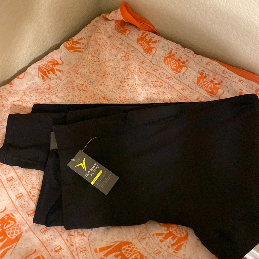 Old Navy Go-Dry Fitted Leggings